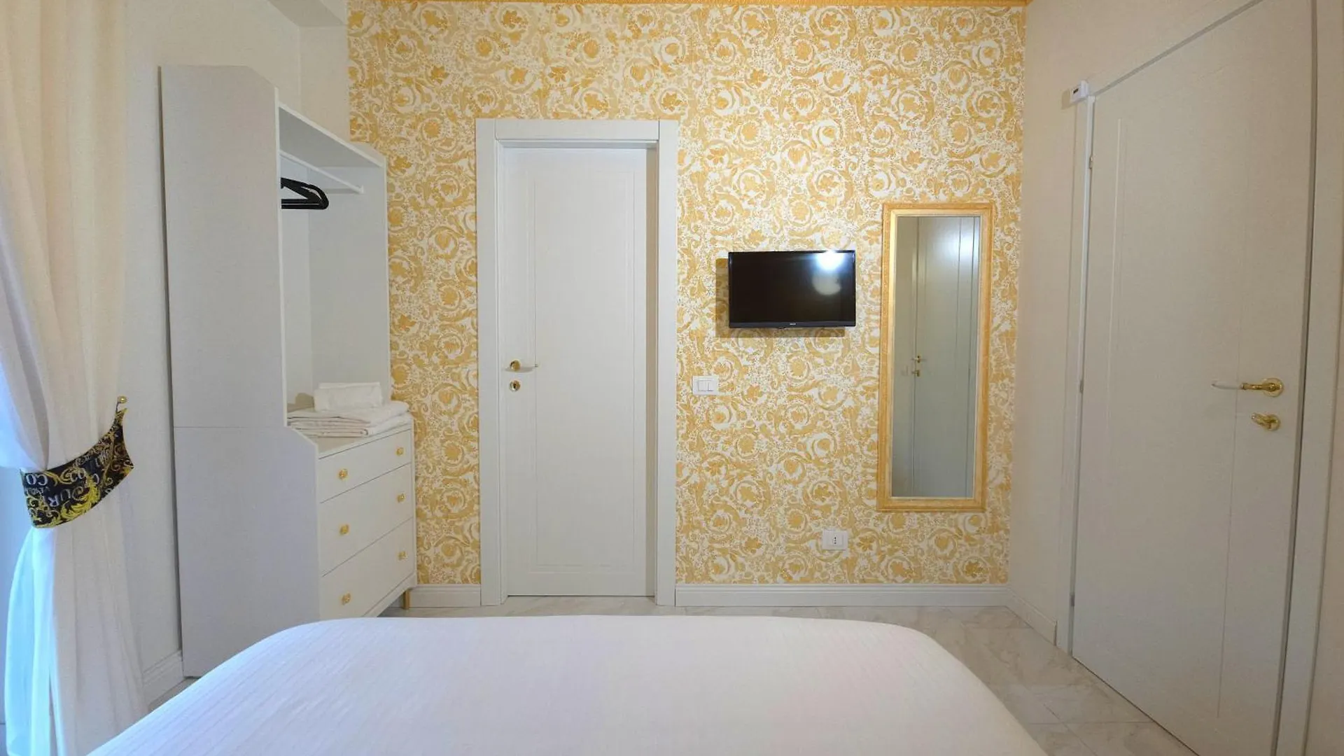 Brands 4 Rooms Verona Aparthotel